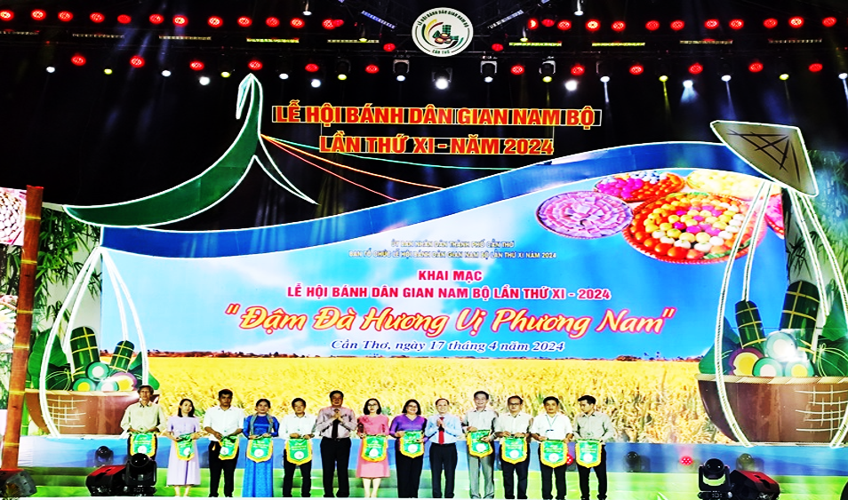 Binh Phuoc businesses participated in the 11th Southern Folk Cake Festival 2024 in Can Tho City